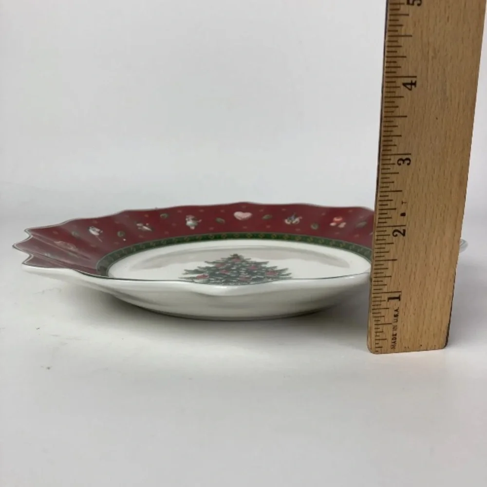 Villeroy & Boch Toy's Delight Red Salad Plate 9.5 in Holiday Christmas Tree